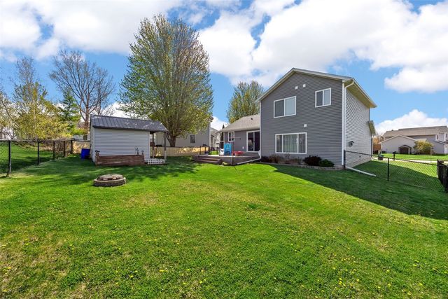 3340 London Way, Marion, IA 52302