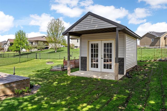 3340 London Way, Marion, IA 52302