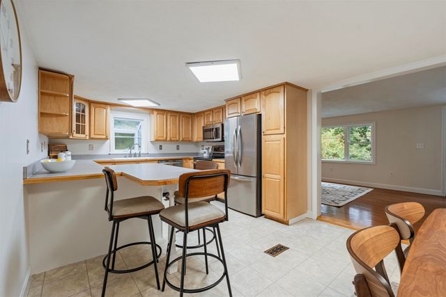 80 Hunt Road, Danville, NH 03819