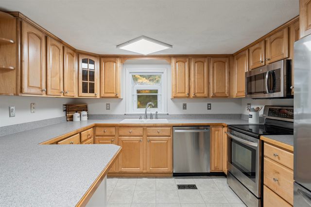 80 Hunt Road, Danville, NH 03819