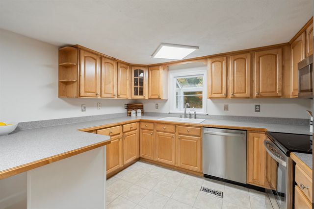 80 Hunt Road, Danville, NH 03819