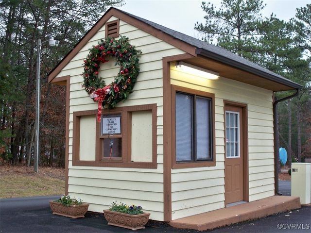 12088 White Bark Rd, Ruther Glen, VA 22546