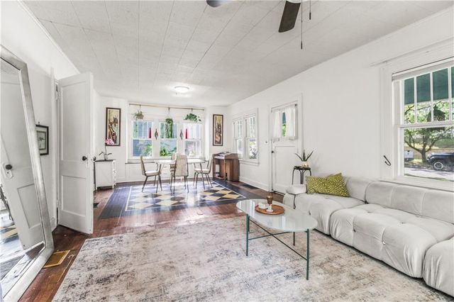 1116 W Maple Avenue, Independence, MO 64050