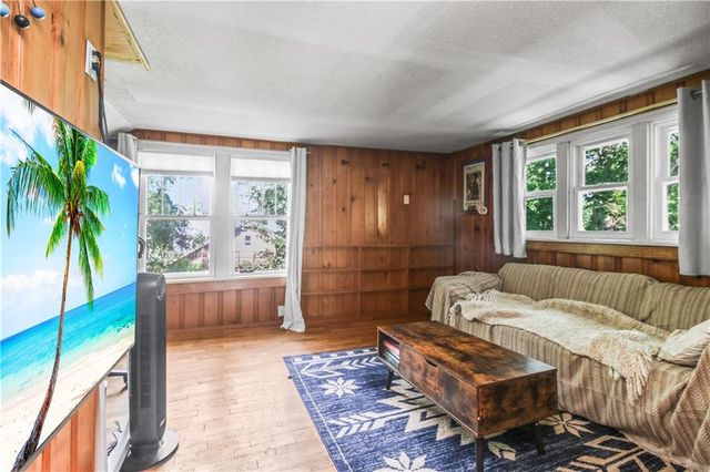 1116 W Maple Avenue, Independence, MO 64050