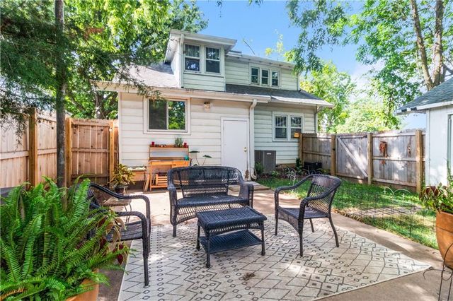 1116 W Maple Avenue, Independence, MO 64050