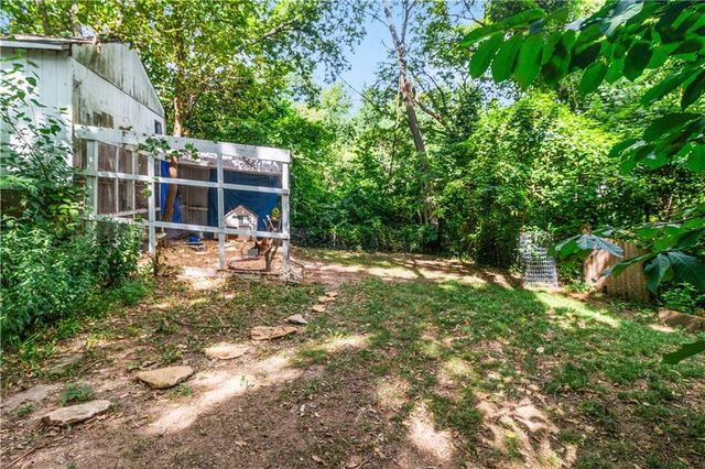 1116 W Maple Avenue, Independence, MO 64050