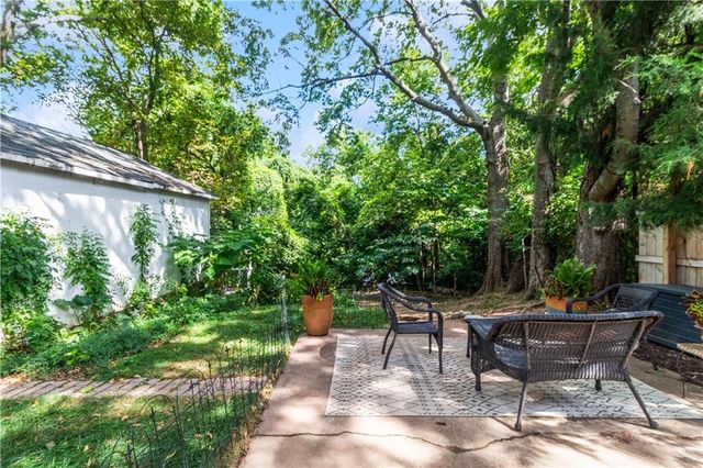 1116 W Maple Avenue, Independence, MO 64050