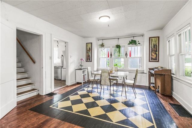 1116 W Maple Avenue, Independence, MO 64050