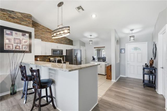 2038 NE 24th TER, Cape Coral, FL 33909
