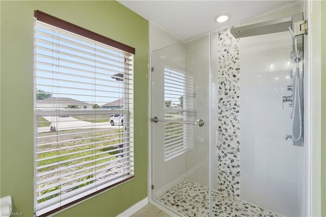 2038 NE 24th TER, Cape Coral, FL 33909