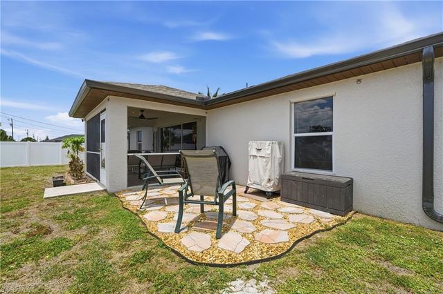 2038 NE 24th TER, Cape Coral, FL 33909
