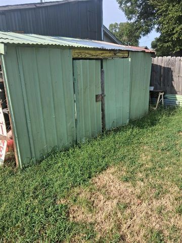 618 W Wood Street, Shawnee, OK 74801