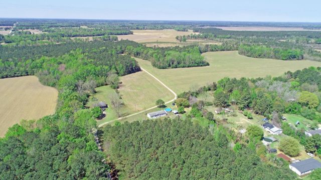 1525 Ethan Stone Road, Manning, SC 29102