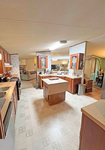 1525 Ethan Stone Road, Manning, SC 29102