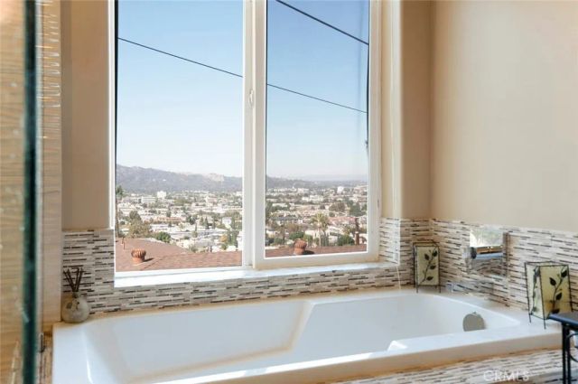 1301 Corona Drive, Glendale, CA 91205