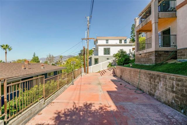 1301 Corona Drive, Glendale, CA 91205
