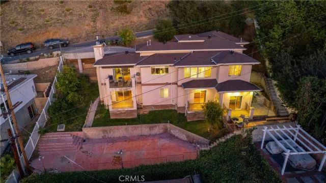 1301 Corona Drive, Glendale, CA 91205