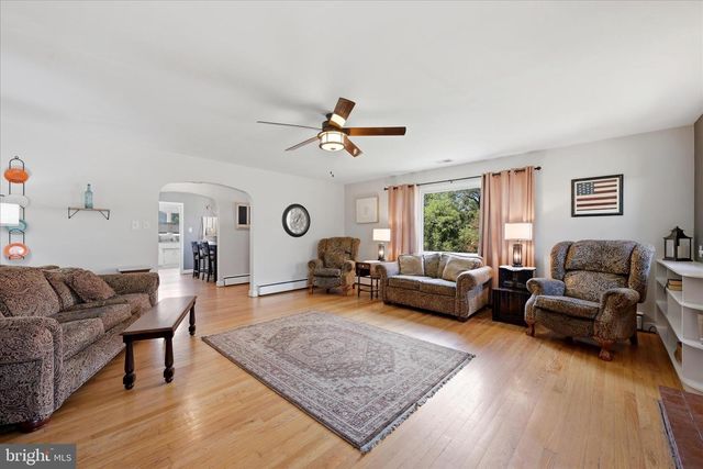 727 MORISON ST, Charles Town, WV 25414