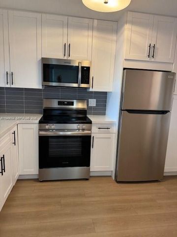 215 SE 3rd Ave 307B, Hallandale Beach, FL 33009