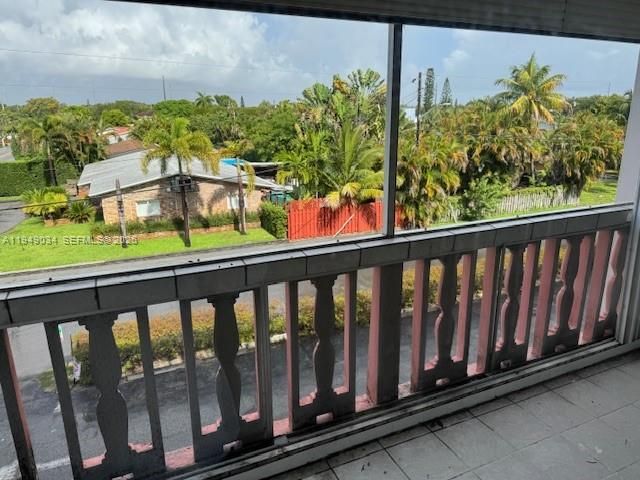 215 SE 3rd Ave 307B, Hallandale Beach, FL 33009