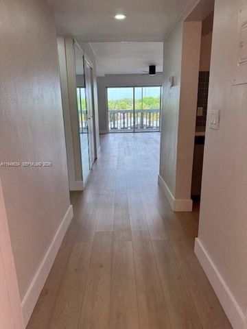 215 SE 3rd Ave 307B, Hallandale Beach, FL 33009