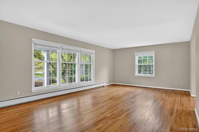 5447 Lahser Road, Bloomfield Hills, MI 48304