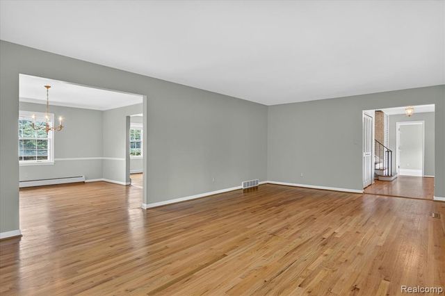 5447 Lahser Road, Bloomfield Hills, MI 48304