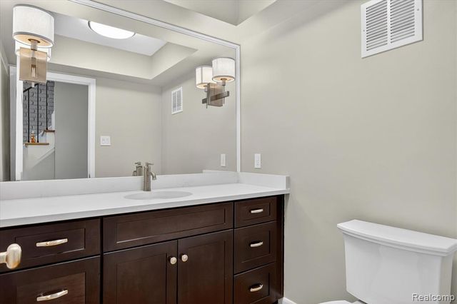 5447 Lahser Road, Bloomfield Hills, MI 48304