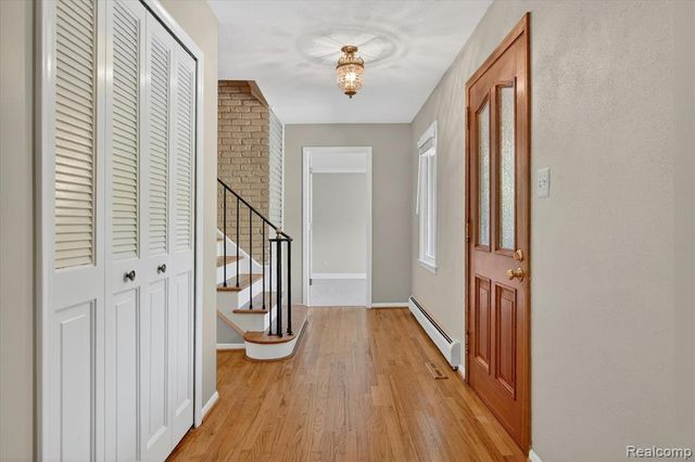 5447 Lahser Road, Bloomfield Hills, MI 48304