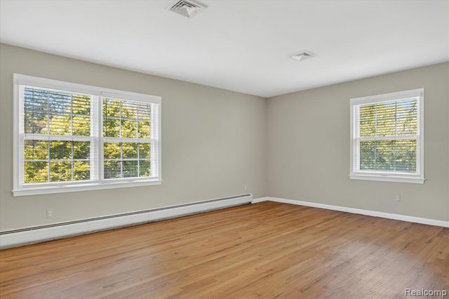 5447 Lahser Road, Bloomfield Hills, MI 48304