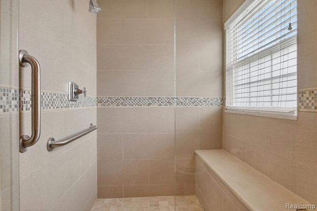 5447 Lahser Road, Bloomfield Hills, MI 48304