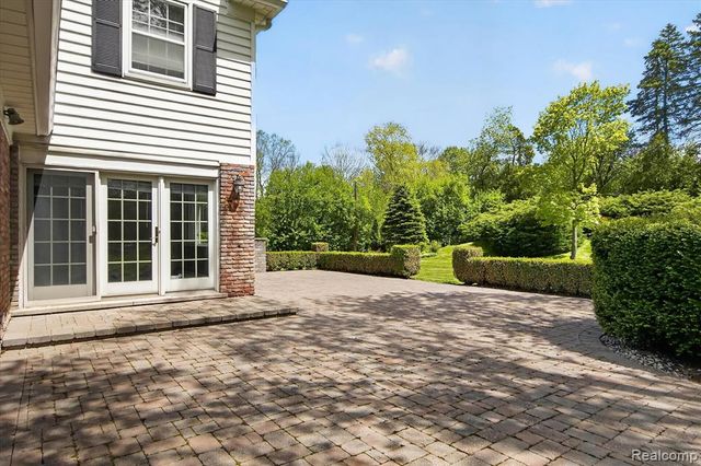 5447 Lahser Road, Bloomfield Hills, MI 48304