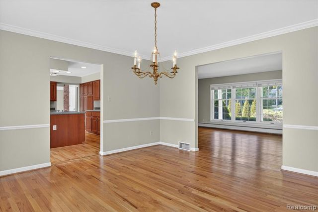 5447 Lahser Road, Bloomfield Hills, MI 48304