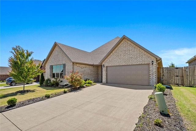 4400 SW Pawhuska Street, Bentonville, AR 72713