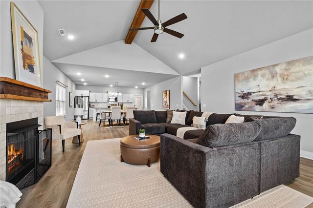 4400 SW Pawhuska Street, Bentonville, AR 72713