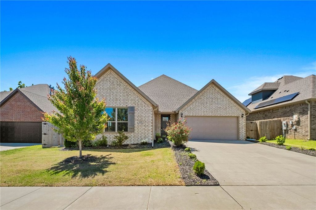 4400 SW Pawhuska Street, Bentonville, AR 72713