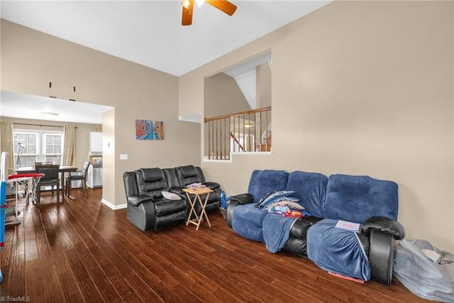 9 Compton Court, Greensboro, NC 27407