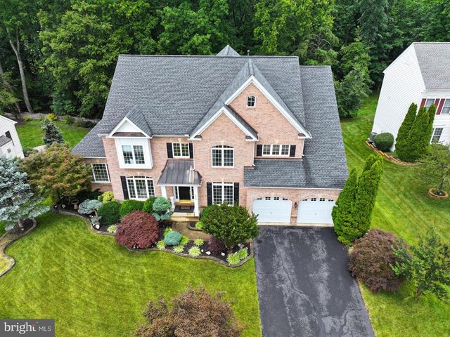 3379 DONDIS CREEK DR, Triangle, VA 22172