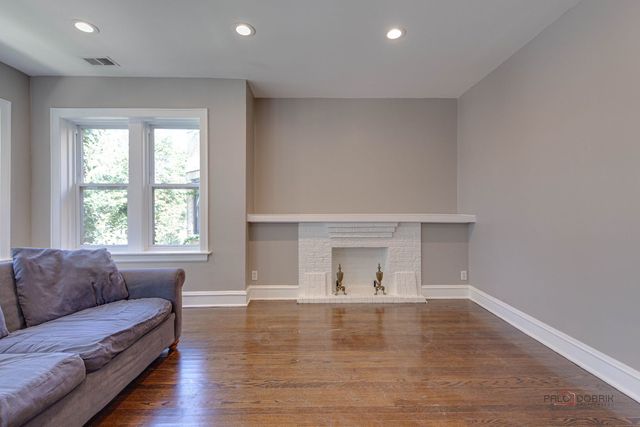 5653 N Talman Avenue, Chicago, IL 60659
