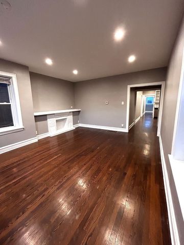 5653 N Talman Avenue, Chicago, IL 60659