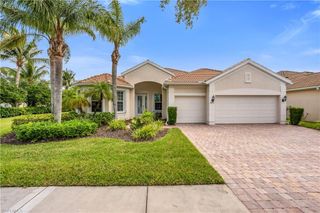 8637 Julia LN, Naples, FL 34114