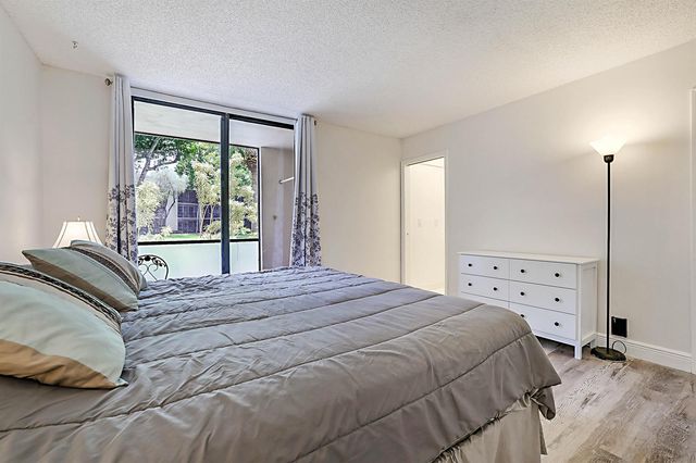 5160 Las Verdes Circle 117, Delray Beach, FL 33484