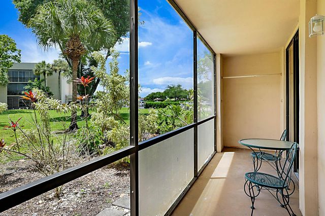 5160 Las Verdes Circle 117, Delray Beach, FL 33484
