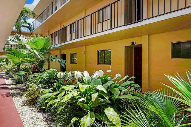 5160 Las Verdes Circle 117, Delray Beach, FL 33484