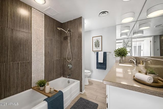 207 W CLARENDON Avenue 2B, Phoenix, AZ 85013