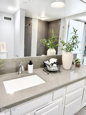 207 W CLARENDON Avenue 2B, Phoenix, AZ 85013