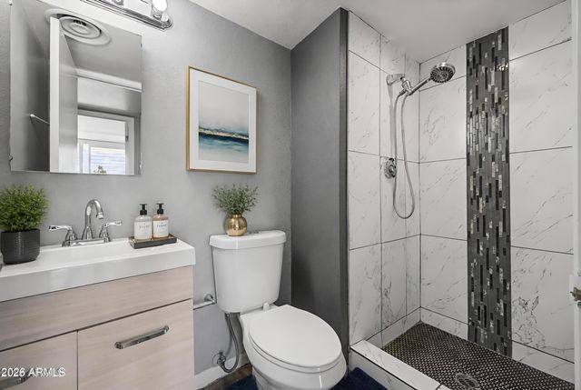 207 W CLARENDON Avenue 2B, Phoenix, AZ 85013