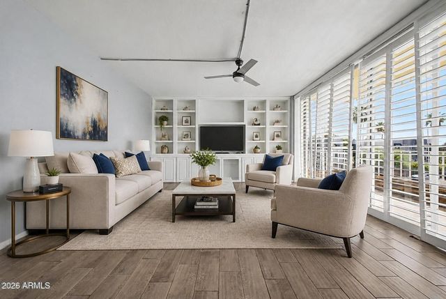 207 W CLARENDON Avenue 2B, Phoenix, AZ 85013