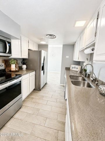 207 W CLARENDON Avenue 2B, Phoenix, AZ 85013