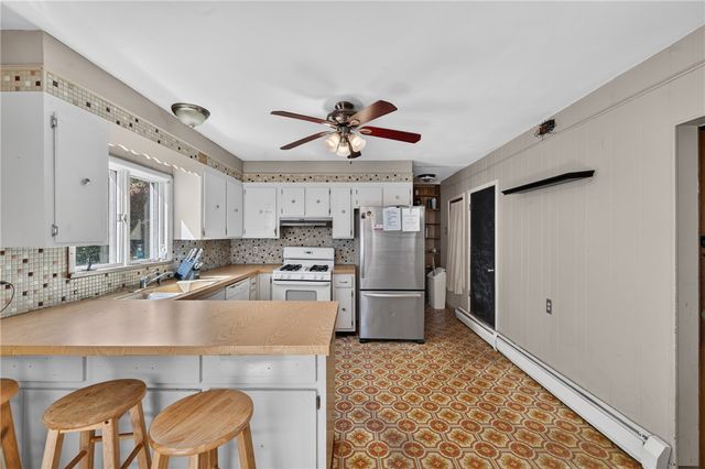 27 Ferncrest Boulevard, North Providence, RI 02911